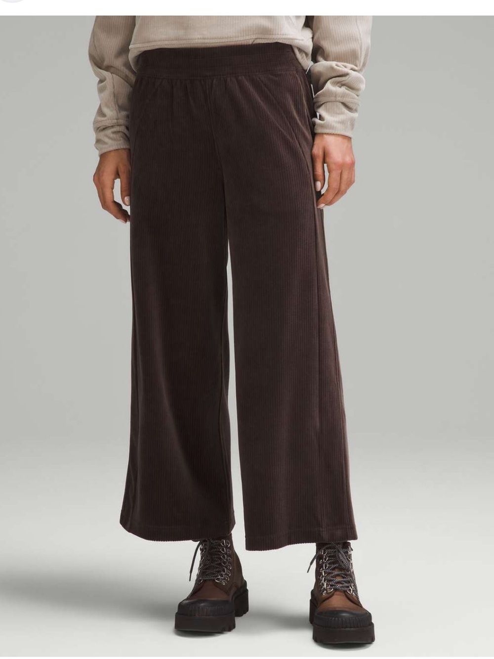 Lululemon Scuba Mid-Rise Wide-Leg Crop Velvet Cord Size 10 - Picture 3 of 13